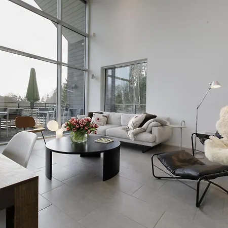 Beachfront Family Hideaway Villa *