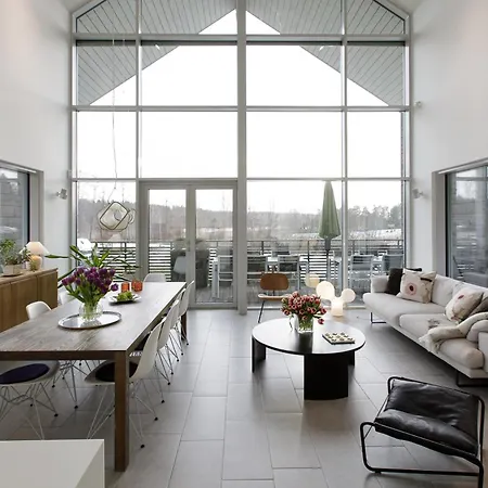 Beachfront Family Hideaway וילה *