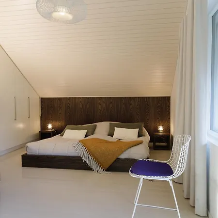 Beachfront Family Hideaway וילה