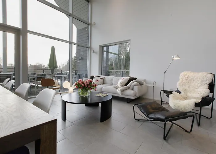 Beachfront Family Hideaway Huvilat *