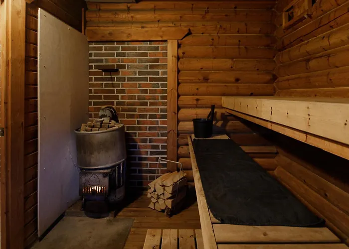 Huvilat Beachfront Family Hideaway *