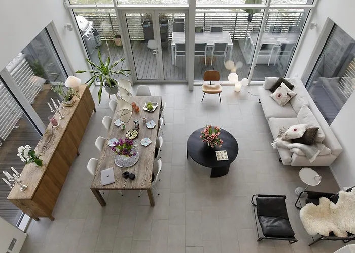 Huvilat Beachfront Family Hideaway *