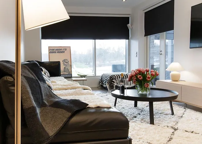 Beachfront Family Hideaway Huvilat